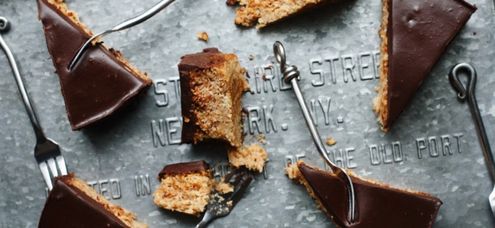 Brzi kolač od jabuka, sa ganaš kremom