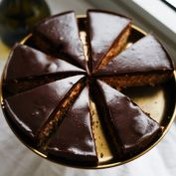 Brzi kolač od jabuka, sa ganaš kremom