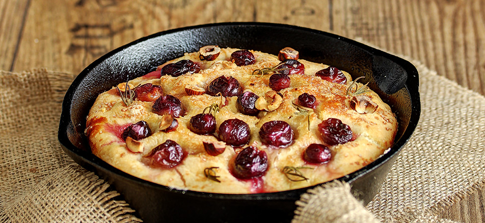 Focaccia sa grožđem i ruzmarinom