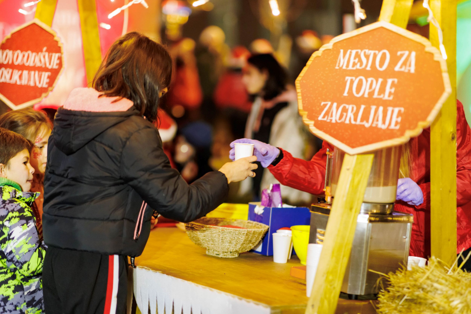 Volimo praznike jer volimo jedni druge_Mesto za tople zalogaje 960x640