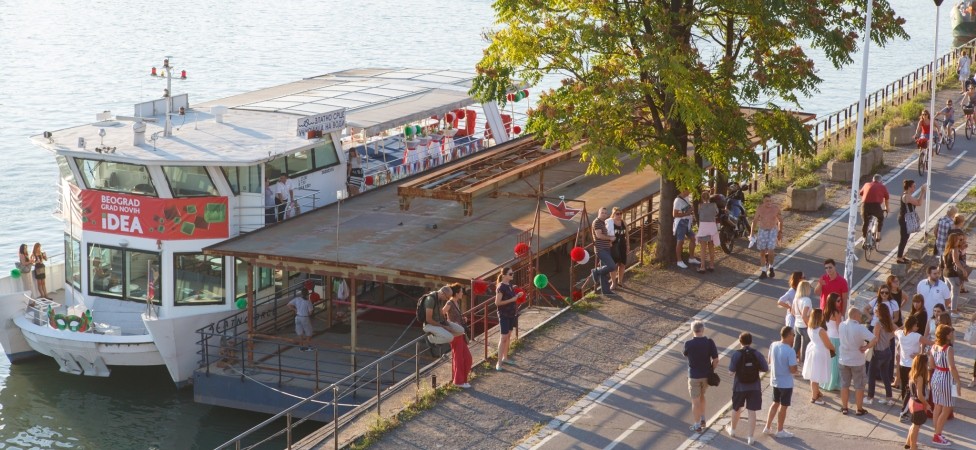 Idea i Beogradski karnevala brodova organizovali zabavu na vodi