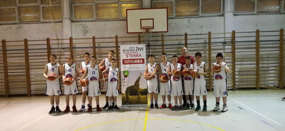 IDEA poklonila 20 lopti košarkašima Zmaja