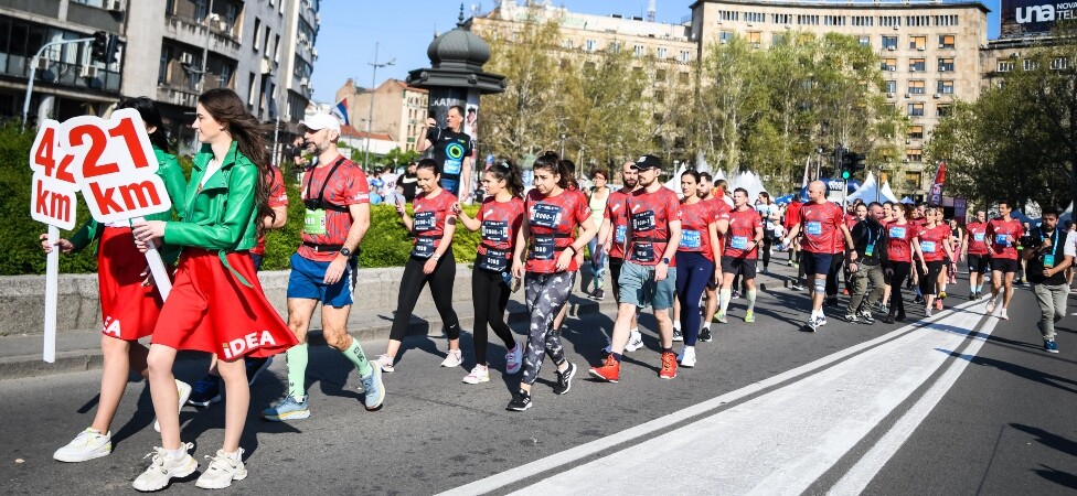 Više od 300 naših zaposlenih obeležilo 10 godina podrške Beogradskom maratonu