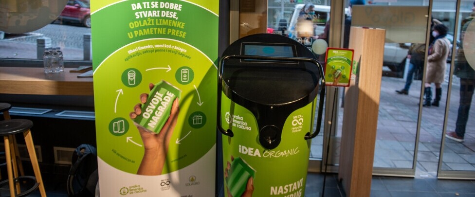 Reciklirao 1.072 limenke i osvojio PS4 konzolu