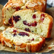 Kolač sa medom i bademima 