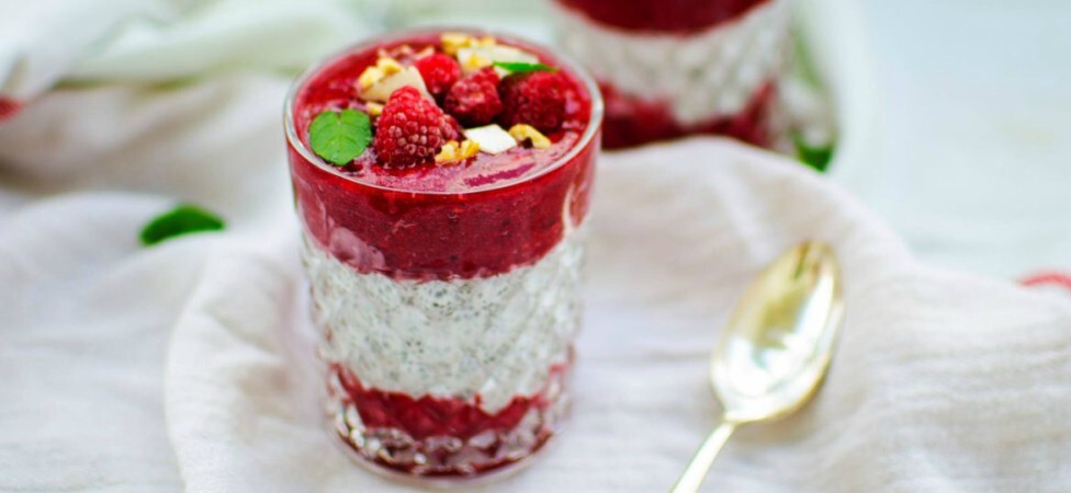 Puding sa chia semenkama i bobičastim voćem