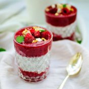 Puding sa chia semenkama i bobičastim voćem