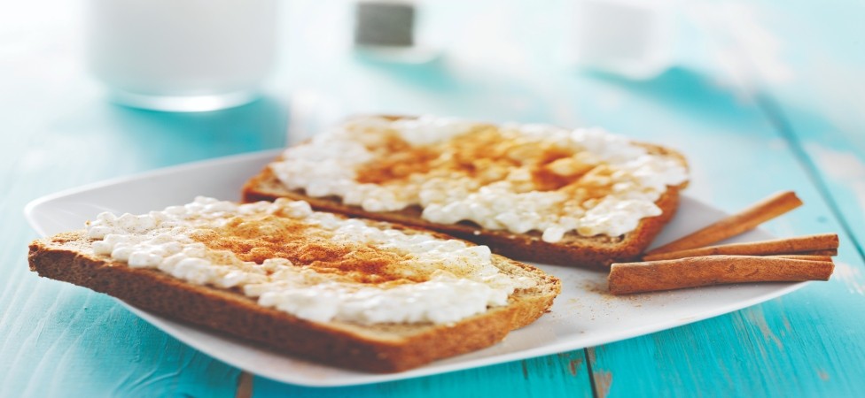 Kotaž sir sa lanenim semenom i cimetom 