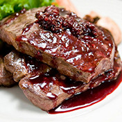 Mirišljava junetina u crnom vinu