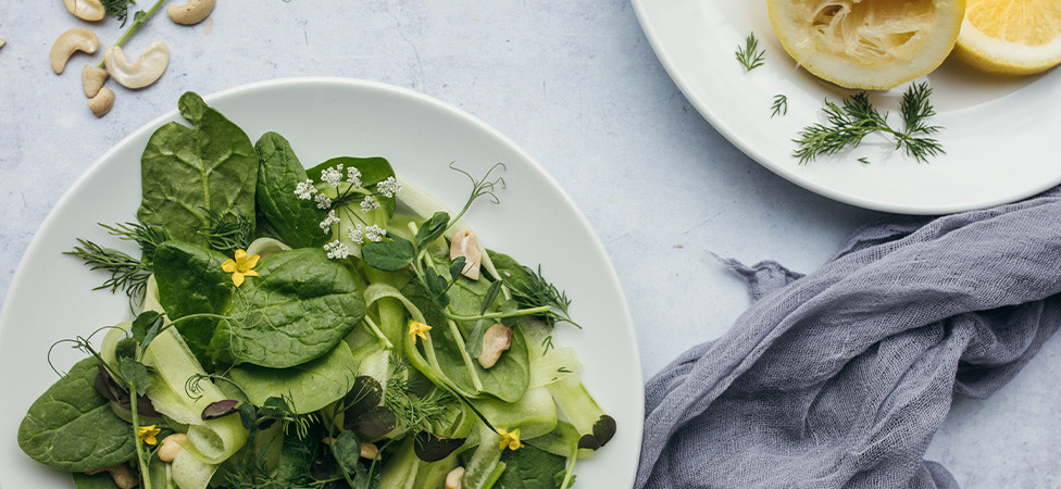 Zdrava salata sa kinoom i spanaćem