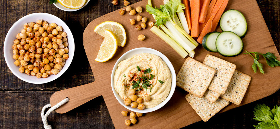 Zdrava užina - Humus od avokada, spanaća i leblebija