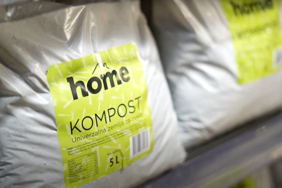 Kompost - fotografija proizvoda (1)